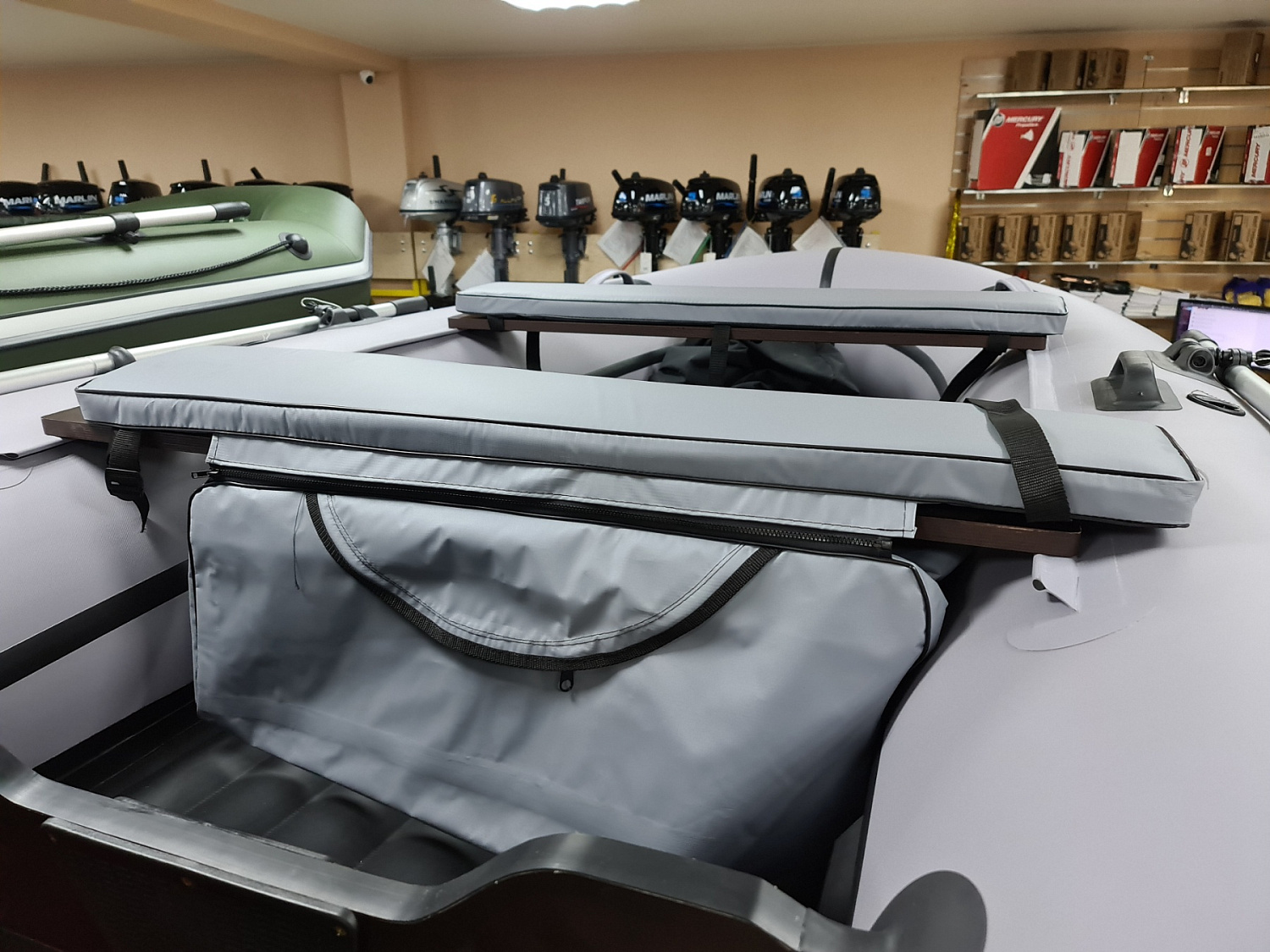 КОМПЛЕКТ МЯГКИХ НАКЛАДОК С СУМКОЙ ДЛЯ ЛОДОК 90Х20 СЕРЫЙ в Петрозаводске