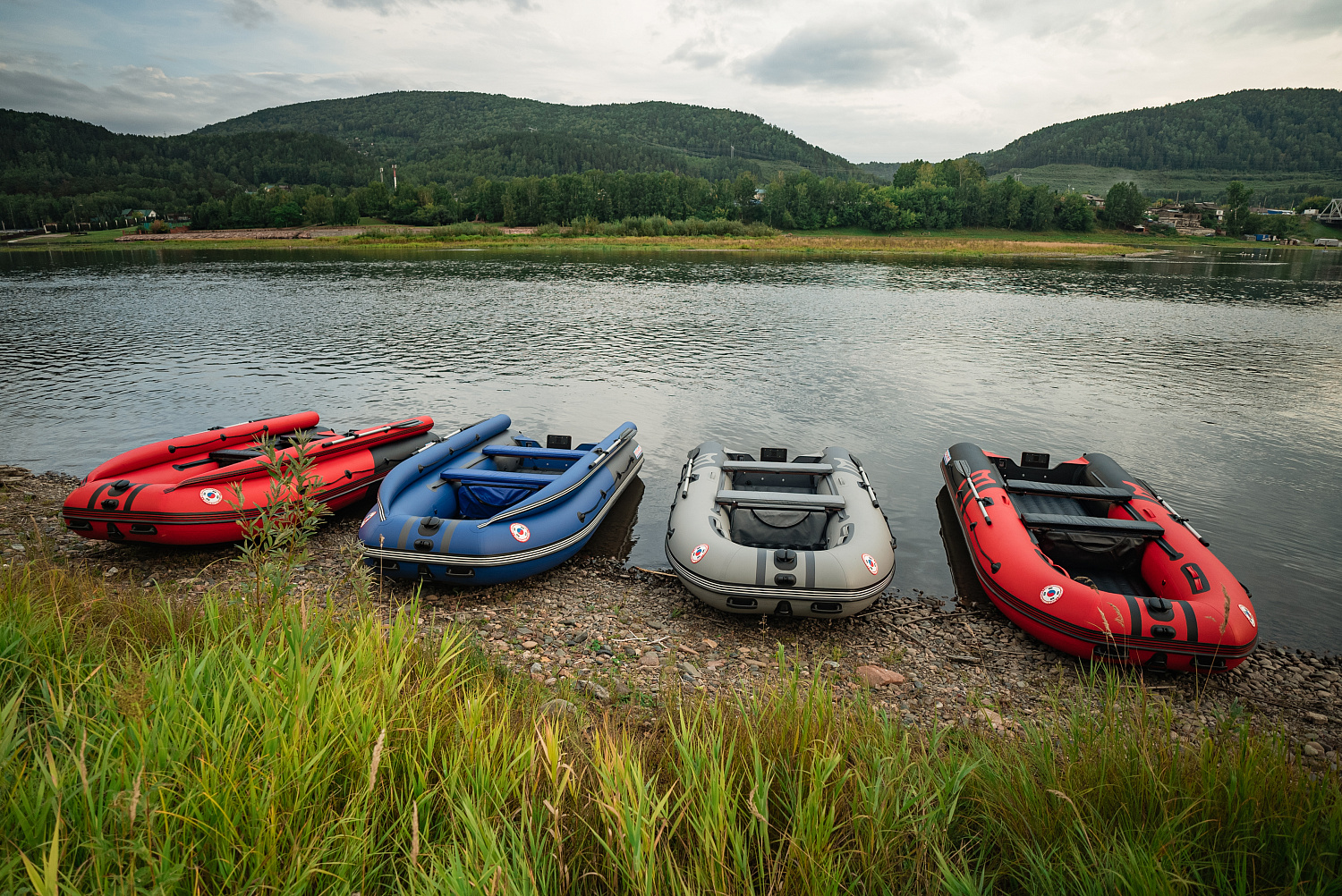 Лодка MISHIMO RIVER FJET PRO 430  под водомет в Петрозаводске