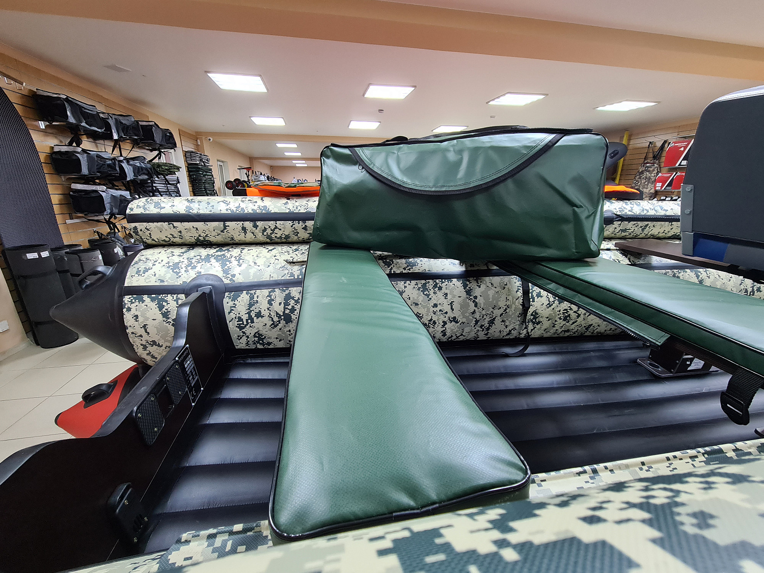 КОМПЛЕКТ МЯГКИХ НАКЛАДОК С СУМКОЙ ДЛЯ ЛОДОК 110Х20 ЗЕЛЕНЫЙ в Петрозаводске