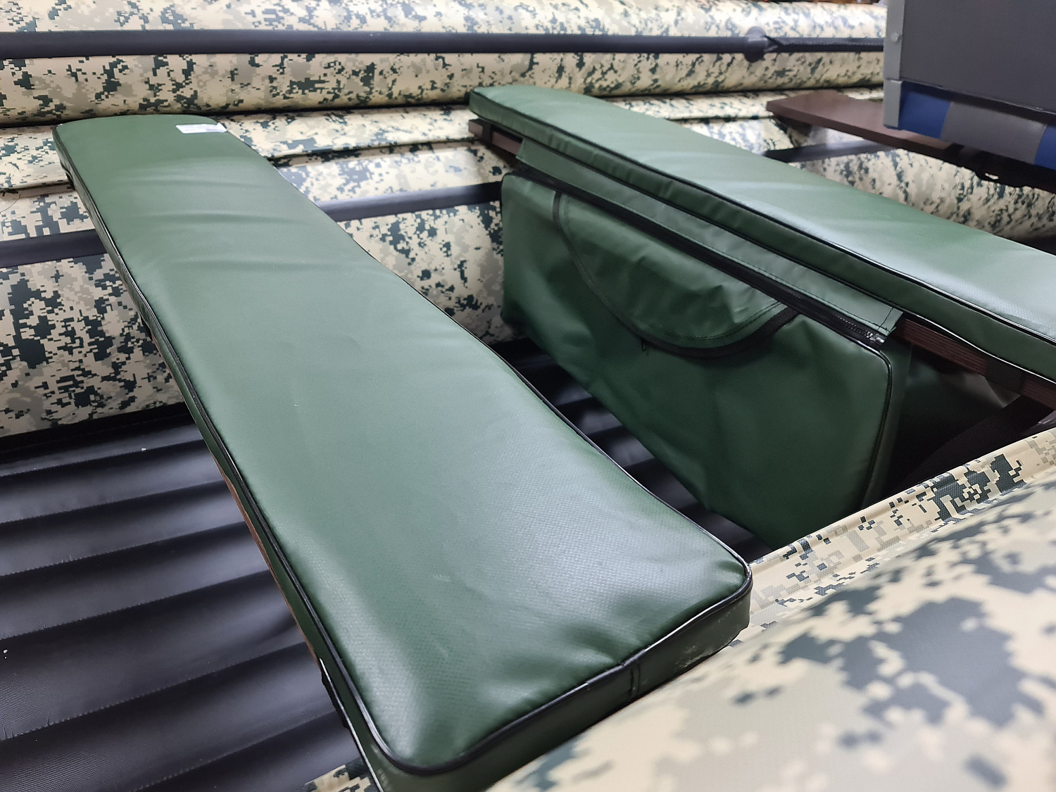 КОМПЛЕКТ МЯГКИХ НАКЛАДОК С СУМКОЙ ДЛЯ ЛОДОК 110Х20 ЗЕЛЕНЫЙ в Петрозаводске