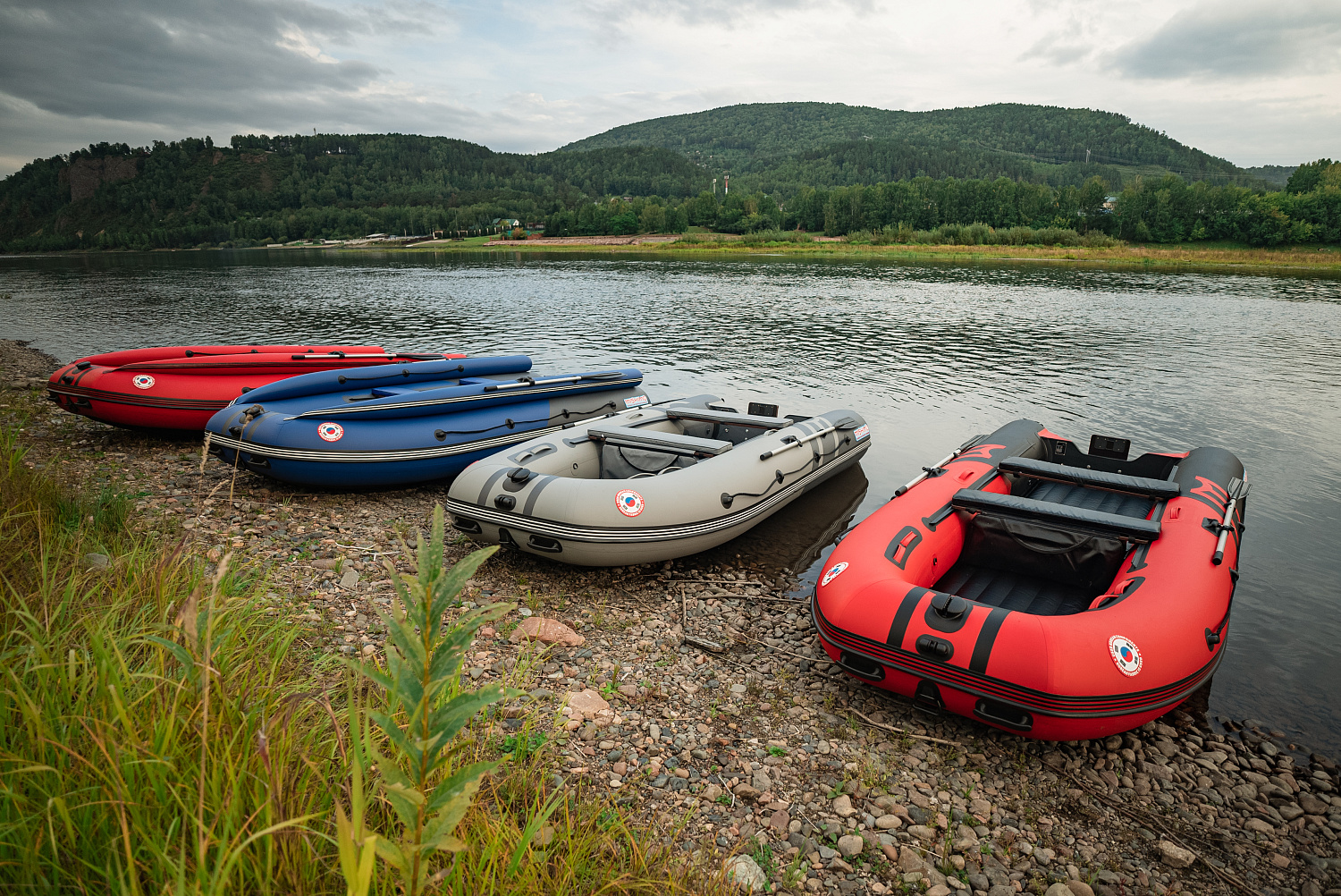 Лодка MISHIMO RIVER FJET PRO 430  под водомет в Петрозаводске