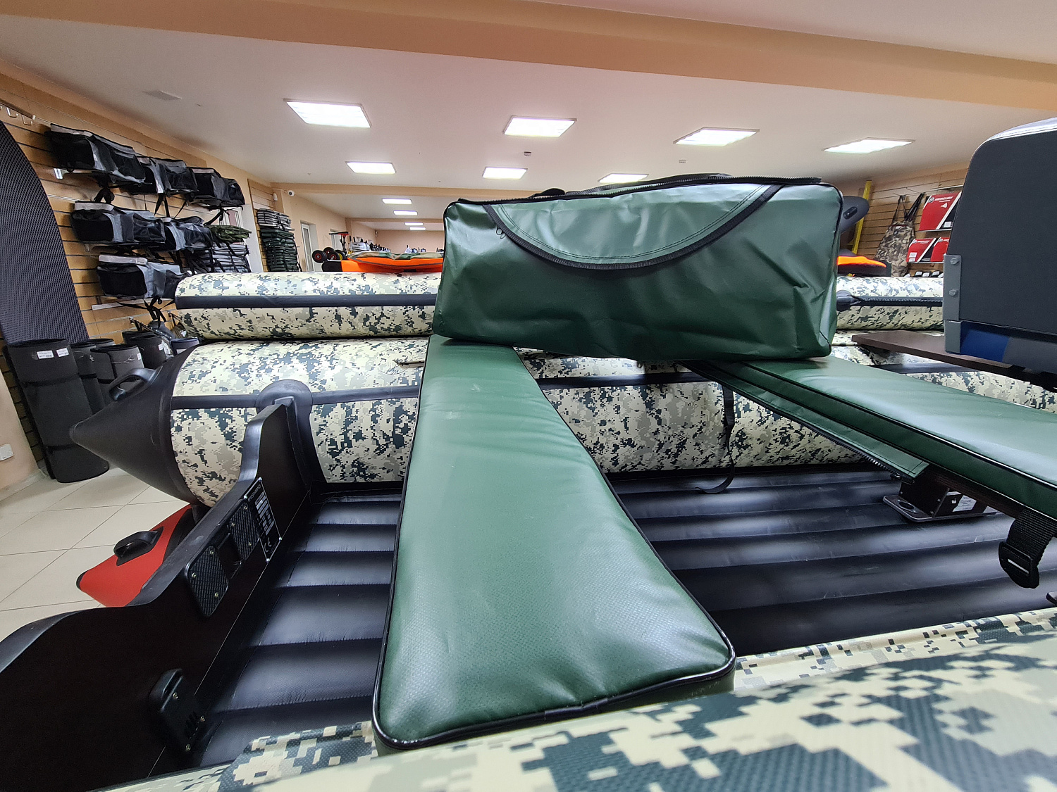 КОМПЛЕКТ МЯГКИХ НАКЛАДОК С СУМКОЙ ДЛЯ ЛОДОК 110Х20 ЗЕЛЕНЫЙ в Петрозаводске